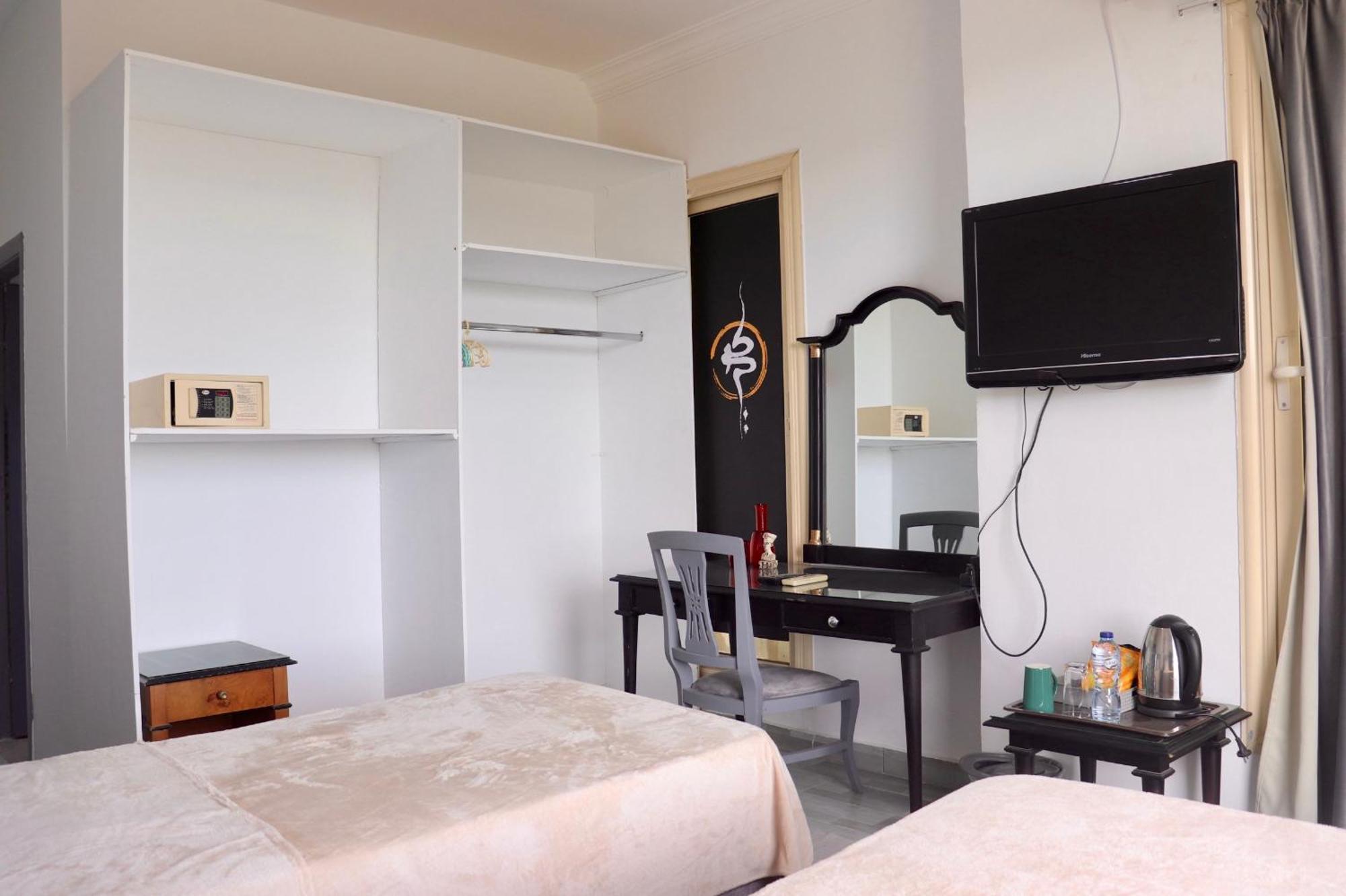 K Boutique Hotel Medspa-Pyramids & Grand Egyptian Museum Ghatati エクステリア 写真