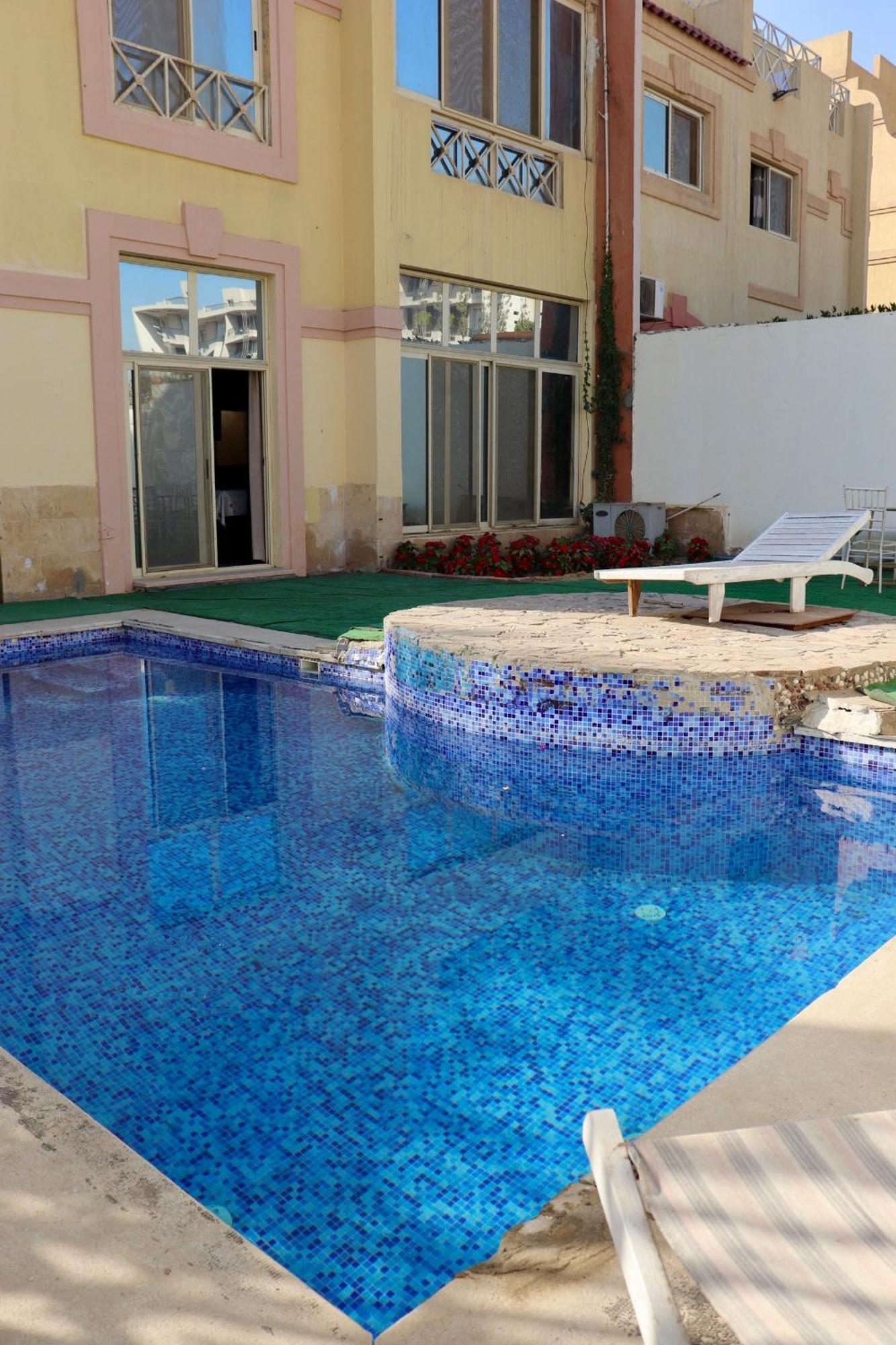 K Boutique Hotel Medspa-Pyramids & Grand Egyptian Museum Ghatati エクステリア 写真