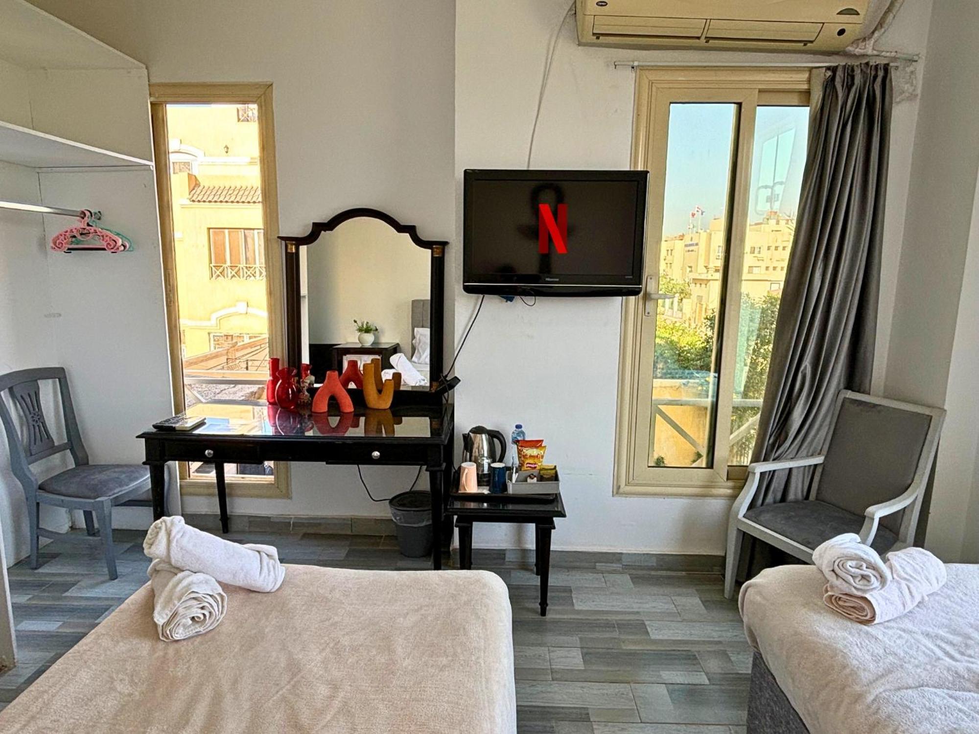 K Boutique Hotel Medspa-Pyramids & Grand Egyptian Museum Ghatati エクステリア 写真