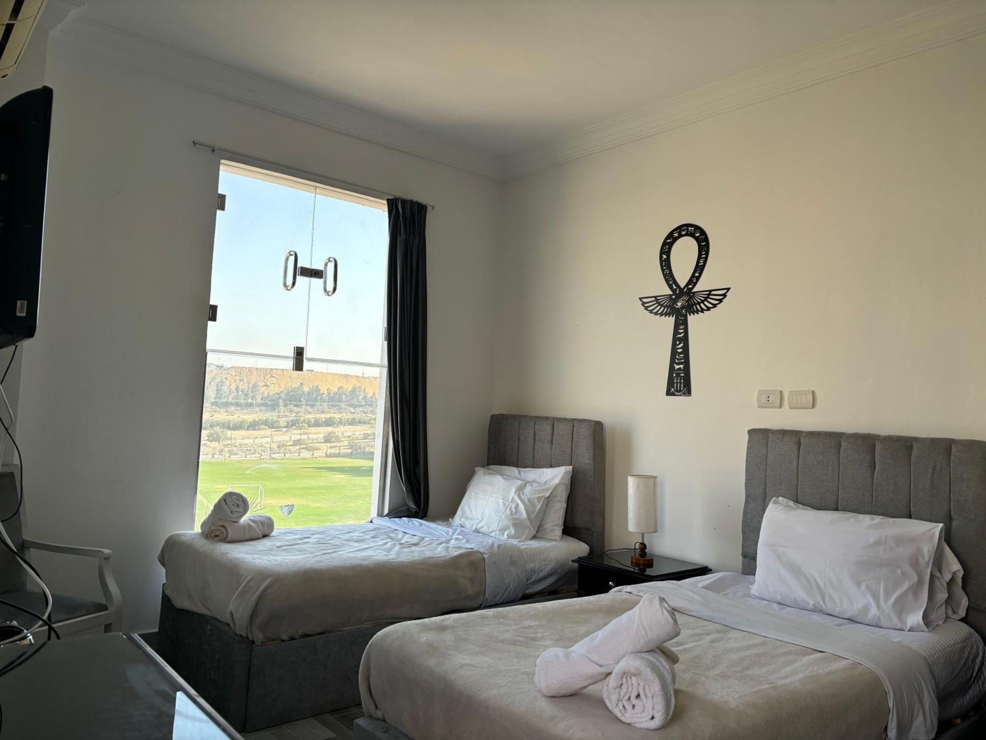 K Boutique Hotel Medspa-Pyramids & Grand Egyptian Museum Ghatati エクステリア 写真