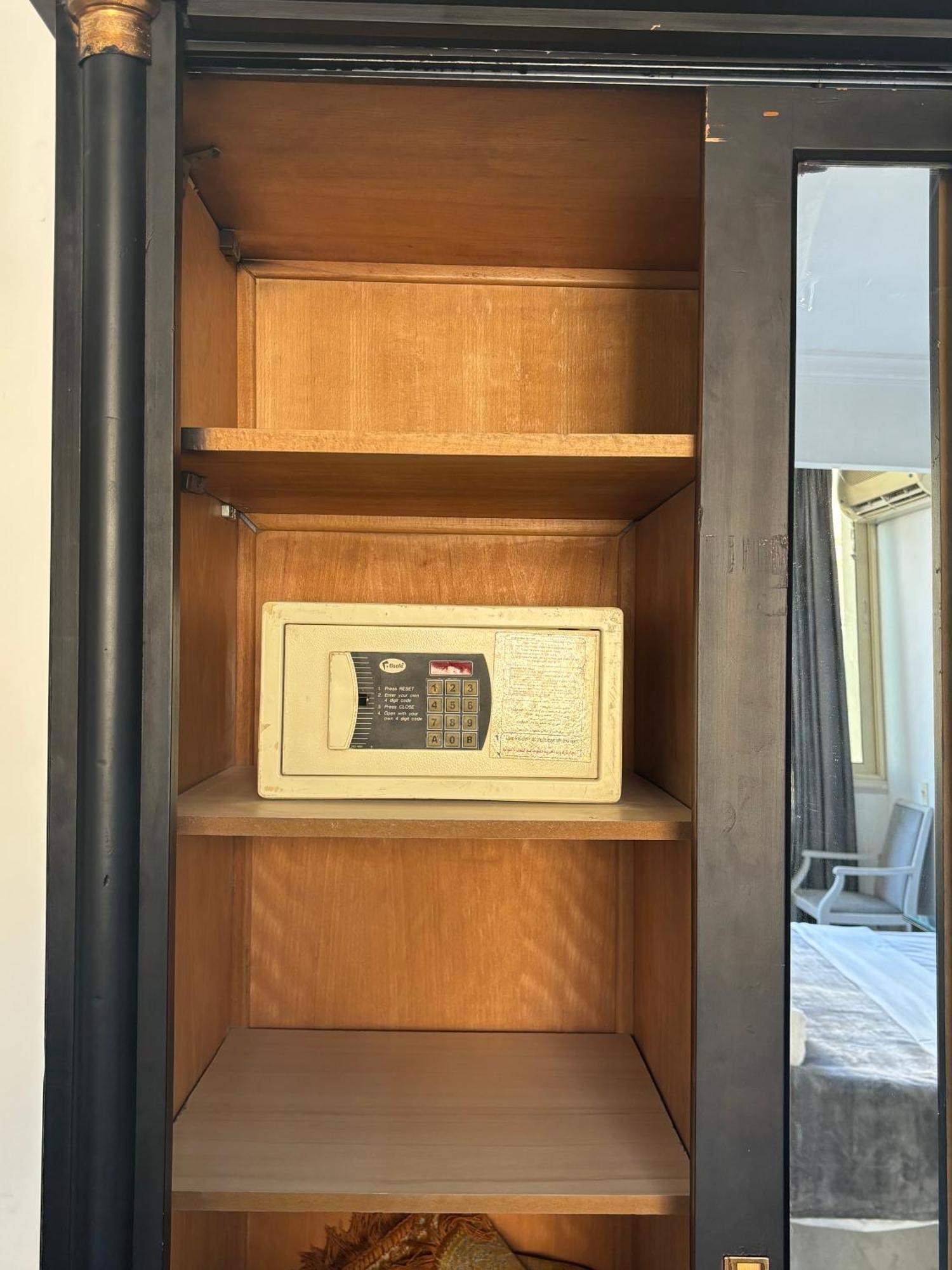 K Boutique Hotel Medspa-Pyramids & Grand Egyptian Museum Ghatati エクステリア 写真