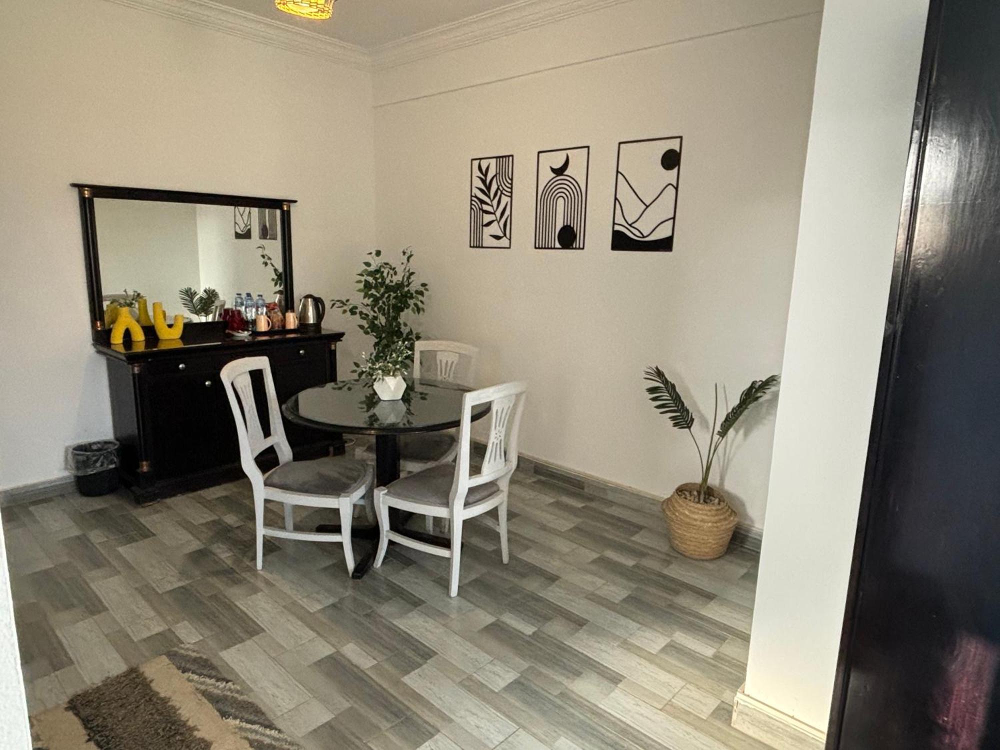 K Boutique Hotel Medspa-Pyramids & Grand Egyptian Museum Ghatati エクステリア 写真