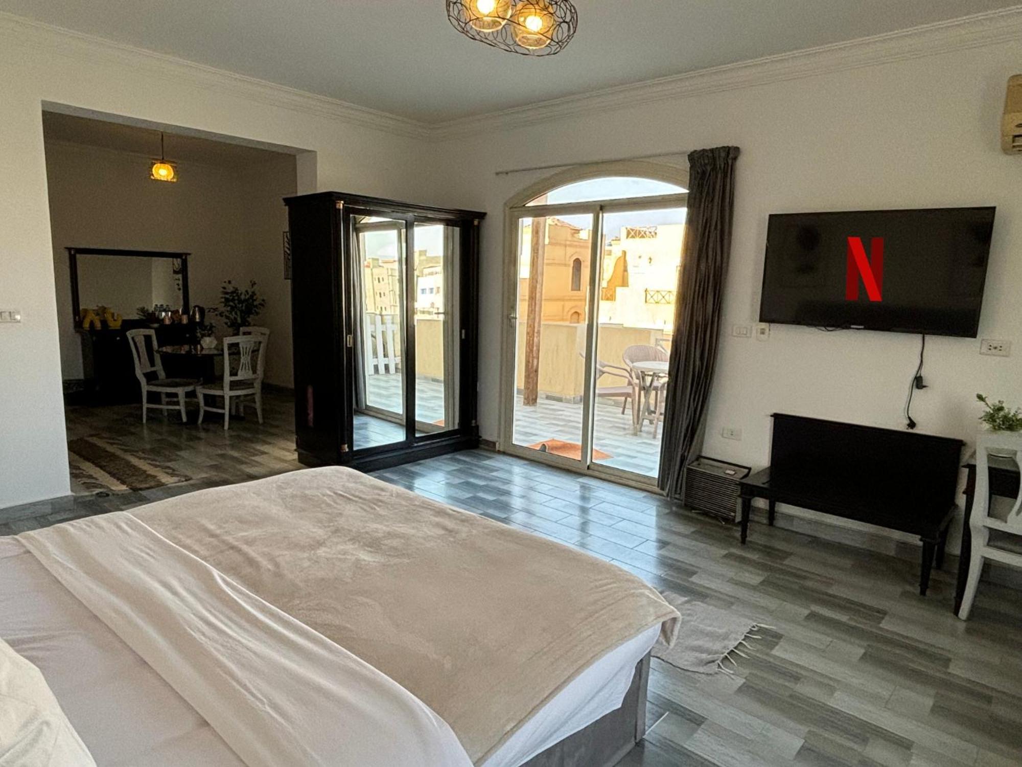 K Boutique Hotel Medspa-Pyramids & Grand Egyptian Museum Ghatati エクステリア 写真